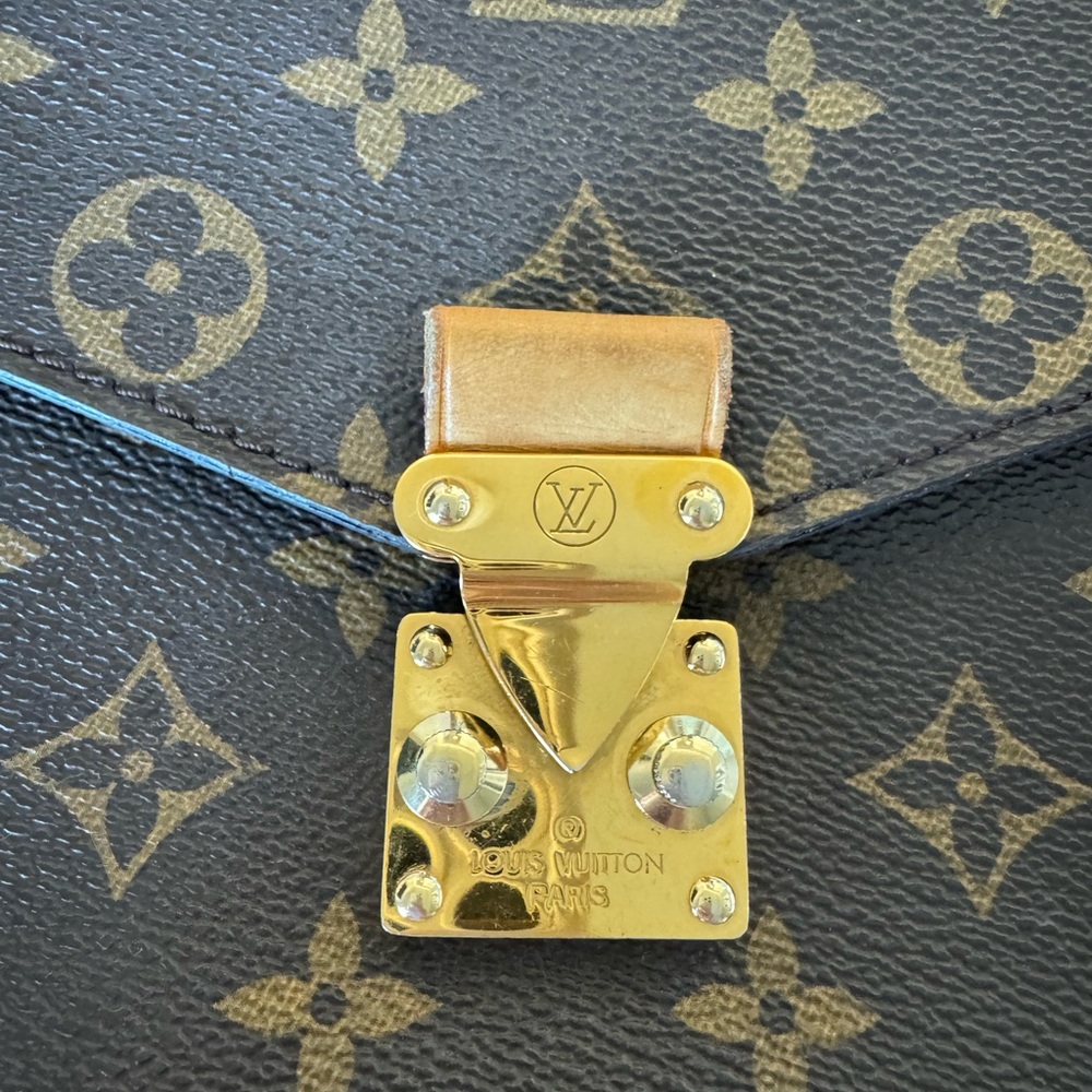 Louis Vuitton Pochette Métis - Picture 7 of 13